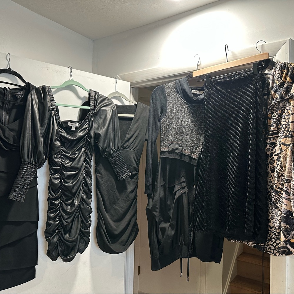 LOT: Super cute black and patterned bodycon dresses - size XS/S/00-8